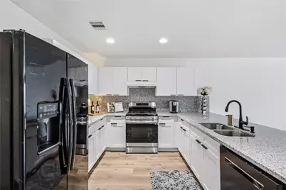 16763 N Gull Drive, Conroe, TX 77385 - Photo 10