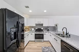 16763 N Gull Dr, Conroe, TX 77385 - Photo 10