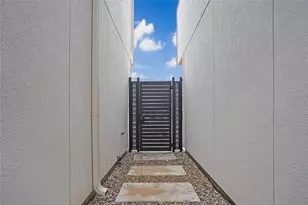 317 Palmer St, Houston, TX 77003 - Photo 38