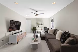 3379 Bellefontaine St, Houston, TX 77025 - Photo 8