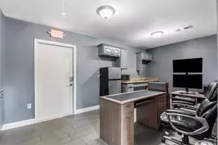 902 Waco St, Dayton, TX 77535 - Photo 16