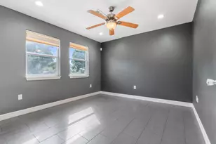 902 Waco St, Dayton, TX 77535 - Photo 18