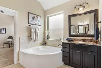126 S Sawbridge Circle, Spring, TX 77389 - Photo 14