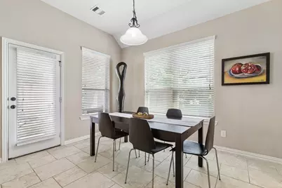126 S Sawbridge Circle, Spring, TX 77389 - Photo 8