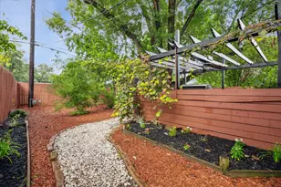 5830 Ludington Dr, Houston, TX 77035 - Photo 18