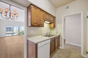 2475 Underwood St, Houston, TX 77030 - Photo 12