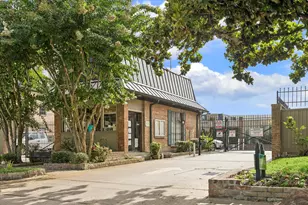 2475 Underwood St, Houston, TX 77030 - Photo 2