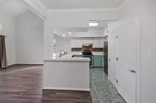 100 April Point Dr S, Conroe, TX 77356 - Photo 10