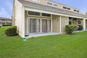100 April Point Dr S, Conroe, TX 77356 - Photo 4