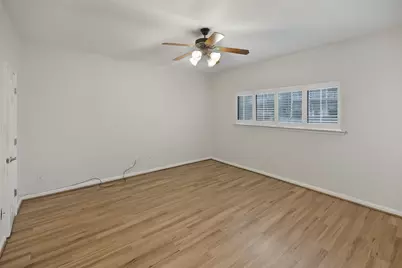 100 April Point Drive S, Conroe, TX 77356 - Photo 14