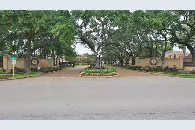 8003 Oakwood Forest Drive, Houston, TX 77040 - Photo 2