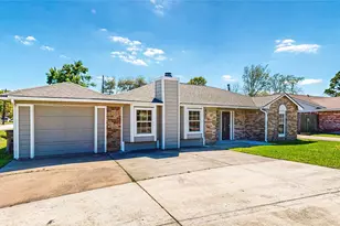 4914 29th St, Dickinson, TX 77539 - Photo 1