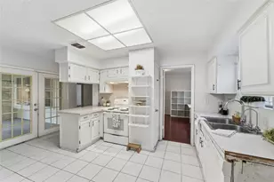 12126 Pine Knoll Dr, Houston, TX 77099 - Photo 10