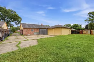 12126 Pine Knoll Dr, Houston, TX 77099 - Photo 4
