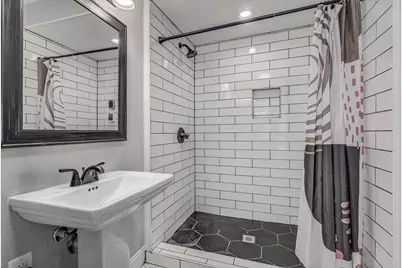 302 E Kay Street, Dayton, TX 77535 - Photo 38