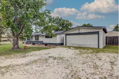 302 E Kay Street, Dayton, TX 77535 - Photo 6