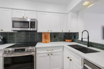 11550 Chimney Rock Unit 400 Road, Houston, TX 77035 - Photo 2