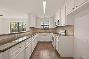 5707 Trafalgar Dr, Houston, TX 77085 - Photo 26