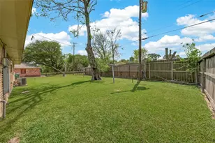 5707 Trafalgar Dr, Houston, TX 77085 - Photo 16