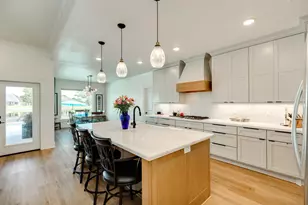 217 Arrowhead Dr, Lake Jackson, TX 77566 - Photo 8