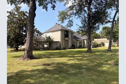222 Pin Oak Drive, Baytown, TX 77520 - Photo 2