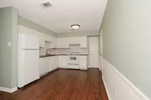 608 N Plantation Dr, Angleton, TX 77515 - Photo 6