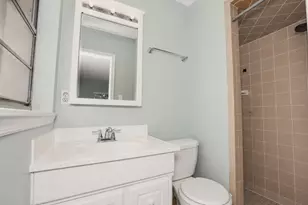 608 N Plantation Dr, Angleton, TX 77515 - Photo 8
