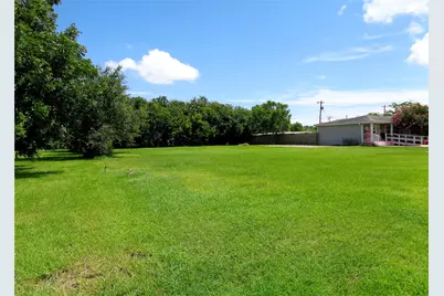 2418 25th Avenue N, Texas City, TX 77590 - Photo 1