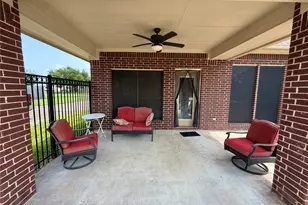 1113 Enchanted Oaks Dr, Angleton, TX 77515 - Photo 26