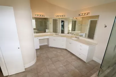 1046 W 25th Street, Houston, TX 77008 - Photo 18