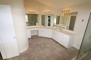 1046 W 25th St, Houston, TX 77008 - Photo 18