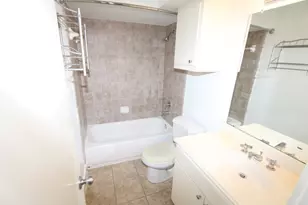 1046 W 25th St, Houston, TX 77008 - Photo 4