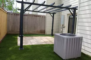 1046 W 25th St, Houston, TX 77008 - Photo 22