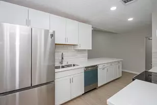 16911 Bougainvilla Ln, Friendswood, TX 77546 - Photo 14