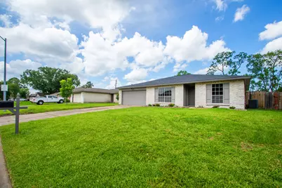 16911 Bougainvilla Lane, Friendswood, TX 77546 - Photo 2