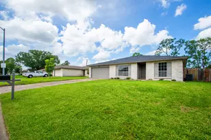 16911 Bougainvilla Ln, Friendswood, TX 77546 - Photo 2