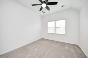 6527 Hunters Trace Ln, Baytown, TX 77521 - Photo 14