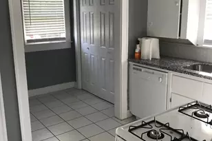 226 E 25th St, Houston, TX 77008 - Photo 4