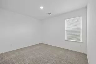 5710 Vintage Oakmont Dr, Spring, TX 77373 - Photo 16