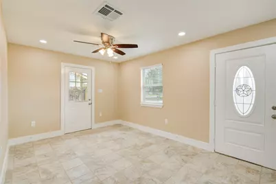 2306 19th Avenue N, Texas City, TX 77590 - Photo 12
