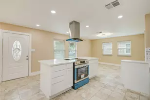2306 19th Ave N, Texas City, TX 77590 - Photo 6
