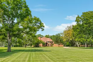113 Rosewood St, Lake Jackson, TX 77566 - Photo 4