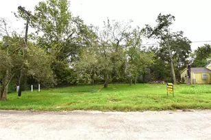 2722 47th St, Dickinson, TX 77539 - Photo 1