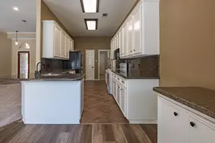 104 Peach Tree St, Huntsville, TX 77320 - Photo 14
