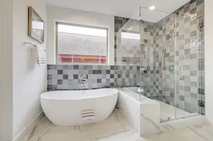 1634 Castle Ct, Houston, TX 77006 - Photo 20