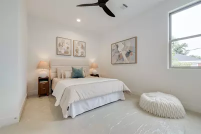 1634 Castle Court, Houston, TX 77006 - Photo 32