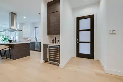 1634 Castle Court, Houston, TX 77006 - Photo 2