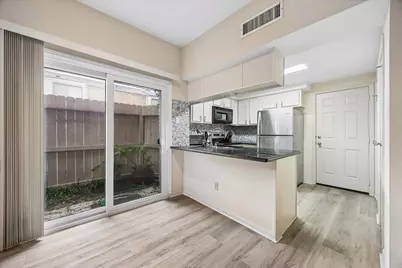 1829 Augusta Drive #19, Houston, TX 77057 - Photo 8