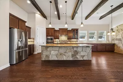 323 W Bend Drive, League City, TX 77573 - Photo 8