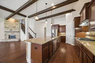 323 W Bend Dr, League City, TX 77573 - Photo 10
